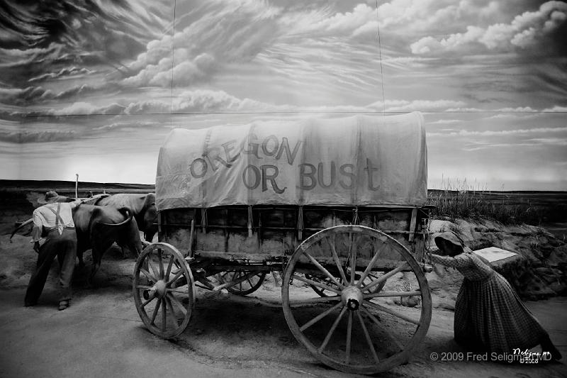 20080716_162907 D3 P 4200x2800.jpg - Great Platte River Road Archway, Kearney, NE. Diarama.  Many of the wagon trails criss-crossed here